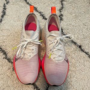 Nike Air Zoom Tempo
NEXT% Flyknit